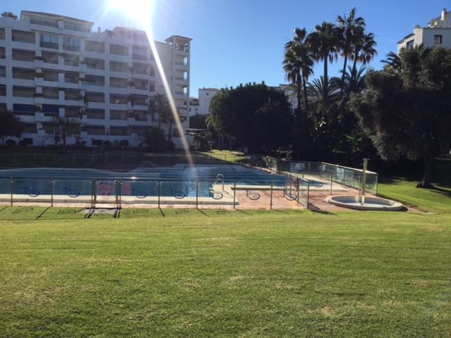 Appartamento Large And Elegant In Puerto Banus With Pools And Paddle Marbella Esterno foto