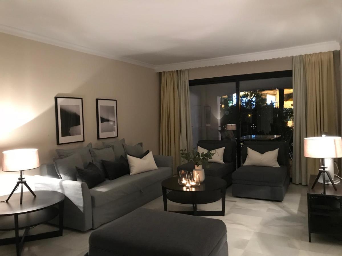 Appartamento Large And Elegant In Puerto Banus With Pools And Paddle Marbella Esterno foto